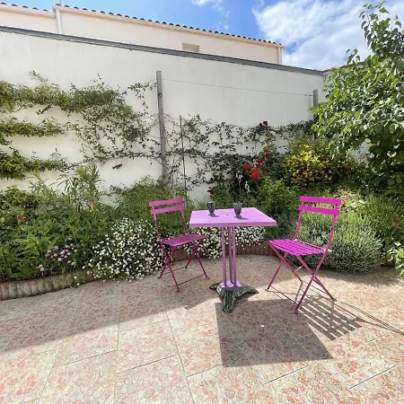 Maison 6 Pers Avec Jardin, Proche Centre-ville La Rochelle, Parking, Terrasse Ensoleillee - Fr-1-246-663 別荘