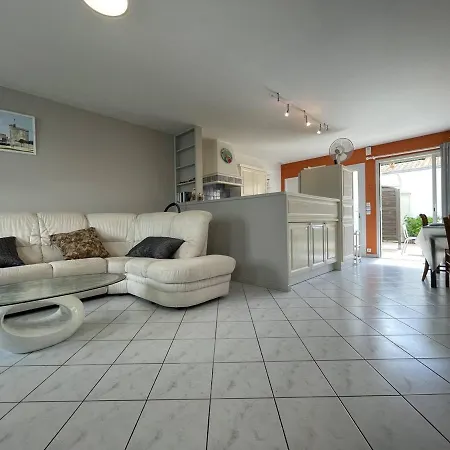 別荘 Maison 6 Pers Avec Jardin, Proche Centre-ville La Rochelle, Parking, Terrasse Ensoleillee - Fr-1-246-663 ラ・ロシェル
